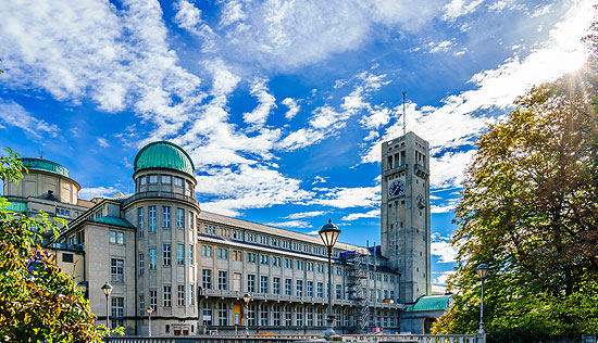 Immer einen Besuch Wert auch bei schlechtem Wetter: das Deutsche Museum in München (©Foto: iStock, StreetFlash)